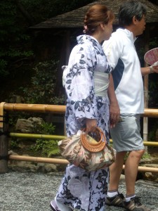 couple alliant culture japonaise et jean